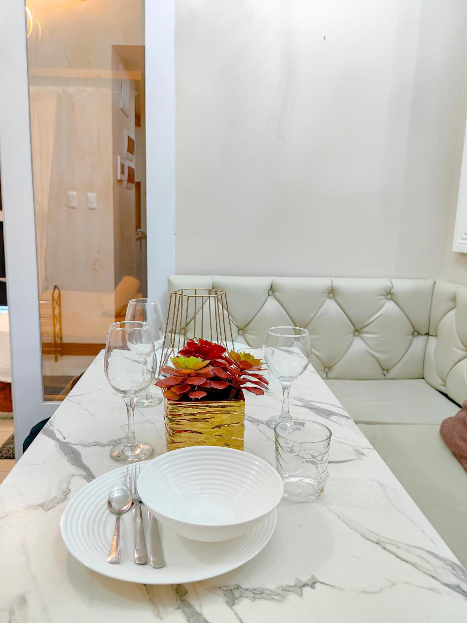 Modern 1Br In Uptown Bgc Lejlighedshotel Taguig Eksteriør billede